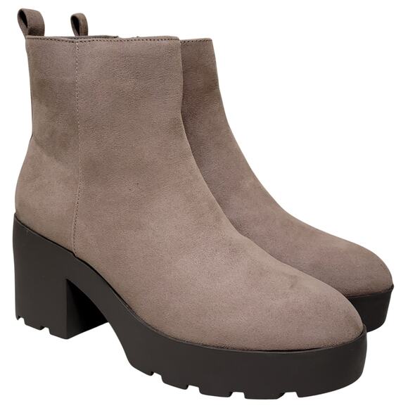 Journee Collection Women Cassidy Lug Sole Ankle Booties Size US 11M Tan - Picture 1 of 4